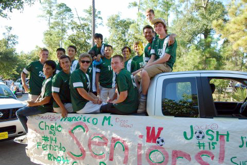 TWHS Highlanders Red and Green Parade